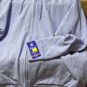 Chamarra champions morada $699 1289