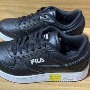 Tenis fila negro niño $899 321