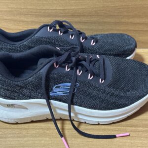 Tenis skerchers negro $999 374