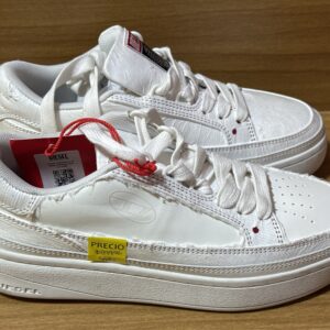 Tenis Diesel blanco $899 447