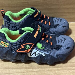 Tenis Skechers saurus niño $999 444