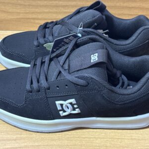 Tenis DC negro $999 978