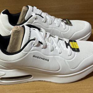 Tenis Skechers blanco $999 600