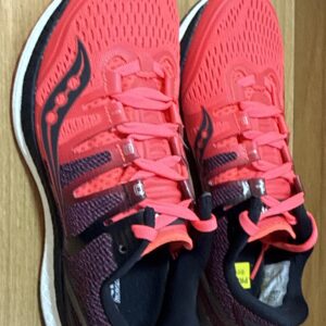 Tenis saucony anaranjado/negro $999 979