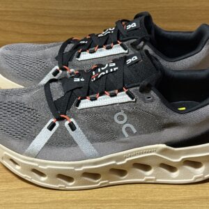 Tenis cloudtec gris/anaranjado $1599 937