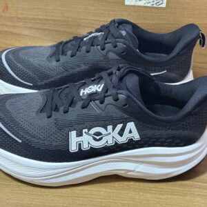 Tenis HOKA negro $1099 954