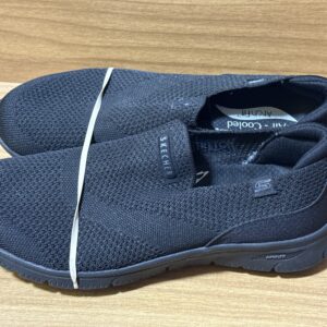 Tenis Skechers negro $899 783