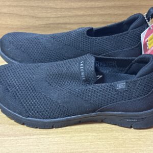 Tenis Skechers negro 899 784