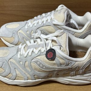 Tenis saucony beige/gris $1049 917