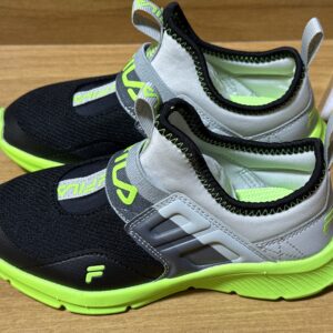 Fila niño negro/verde $899 865