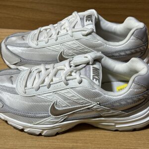 Tenis Nike blanco/plata/dorado $1099 895