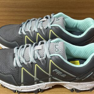 Tenis fila gris/verde/amarillo $999 1005