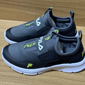 Fila niño negro/gris/verde $899 866