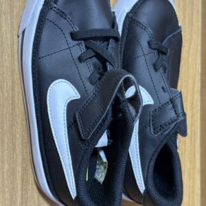 Tenis Nike negro/blanco $1049 1078