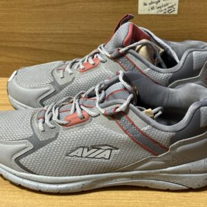 Tenis avía gris $999 1257