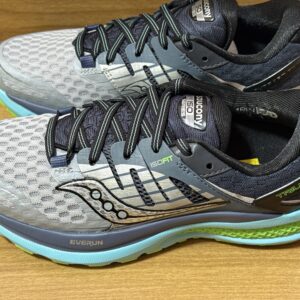 Tenis saucony gris/azul/verde $1049 1135